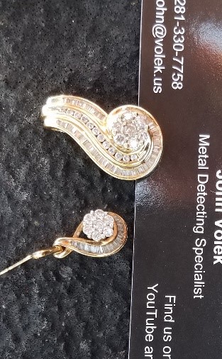 Lost Pendant and Earrings in Pearland, Texas