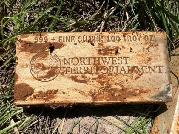 Buried for 10 years, Stage Coach Robbery Treasure (Silver Bars), recovered in Texas