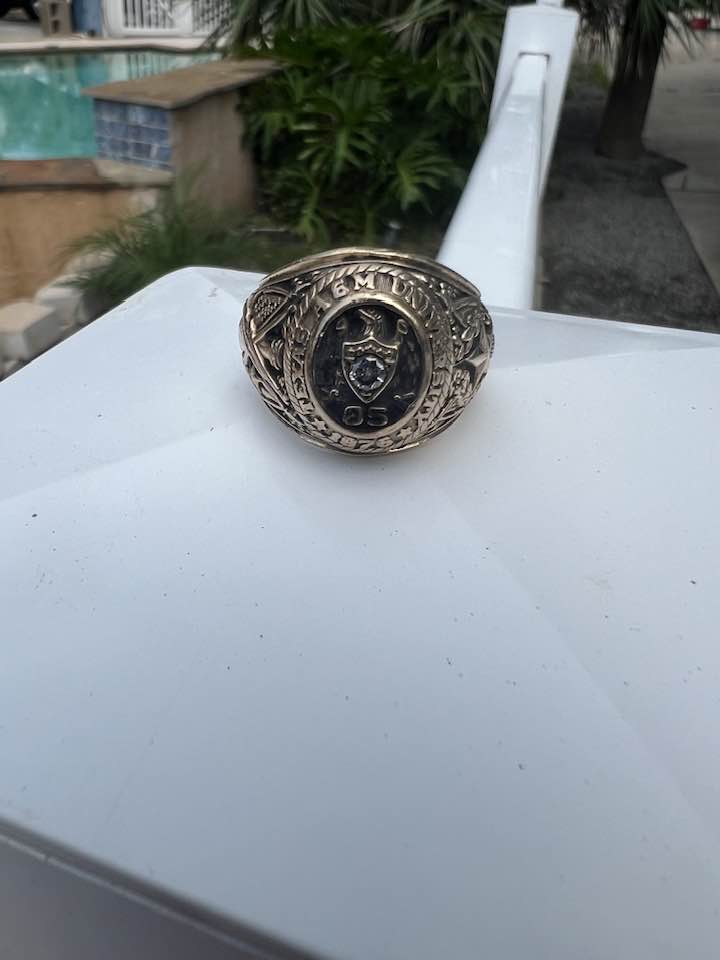 underwater metal detecting search for lost Texas A&M ring in canal on Tiki Island Texas